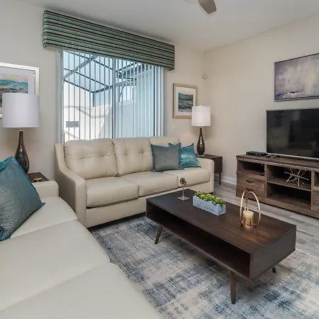 Stunning Storey Lake 4 Bed 3 Bath Townhome With Splash Pool